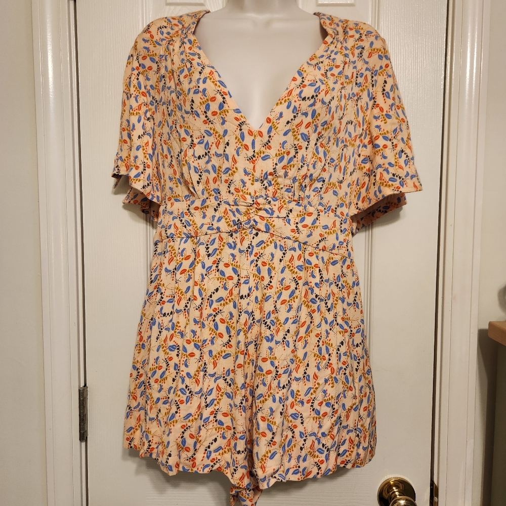 ⭐️NWT Free People V-neck Slit Sleeve Floral Romper size 4